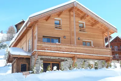 Image de Grand Chalet Individuel  Classe 4 Etoiles, Ensoleille, Calme ;