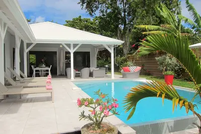Image de Villa avec piscine dans résidence sur les Hauts de St François