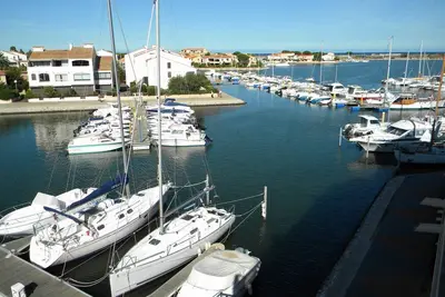 Image de Location Appartement 54 M2 Vue Bateaux Ombre Et Soleil. St Cyprien