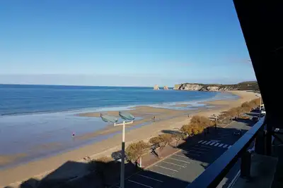 Image de Appartement T2 vue mer a 180° 1ere ligne front de mer avec parking ferme \/wifi