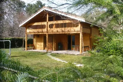 Image de Spacieux chalet en bois dans un parc de loisir Sur le Bassin d’Arcachon