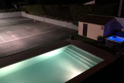 Image de splendide Villa de 250 M2 : Piscine \/ Tennis Privé S site internet : mas-jasmin