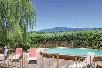 Image de Gîte avec piscine chauffée au calme au pied du Mt Ventoux