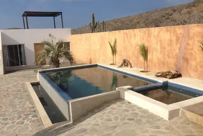 Image de Séjournez à Los Cerritos uniquement Privé Gated Casita entre la montagne et le surf