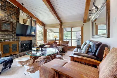 Image de Vues Incroyables! Top Du Village | Sommet 302