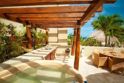 Image de Condo Penthouse vue sur la mer 3 Br Maya Villa, 413 1 pâté de maisons de la plage