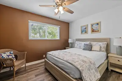 Image de Condo confortable avec un accès facile à la baie et l'océan