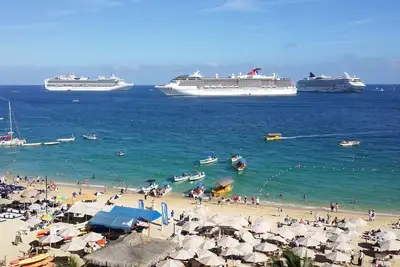 Image de Studio exécutif haut de gamme sur la plage de Medano en regardant la mer de Cortez
