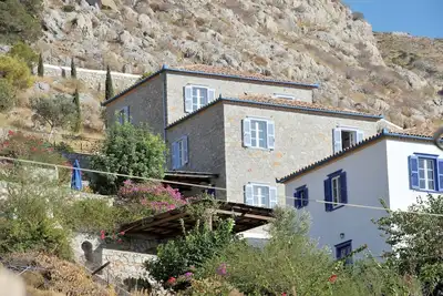 Image de Villa Fivos recommandé pour les familles. Est un Détaché Maison en pierres pres Sea Side