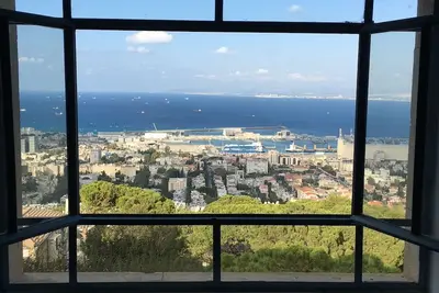 Image de Vue imprenable, appartement moderne dans une vieille maison en pierre.