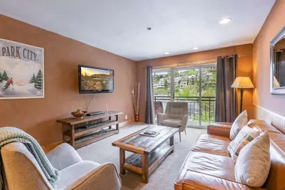 Image de Retraite de montagne accueillante de 1 chambre au coeur du centre-ville historique de Park City