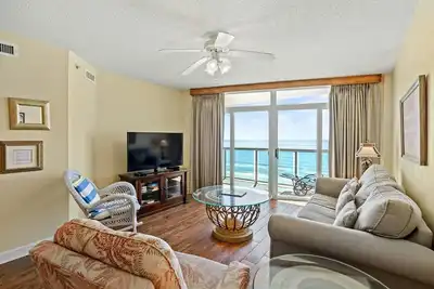 Image de Spectaculaire Condo Oceanfront 2 Chambres, Crescent Keyes 909!