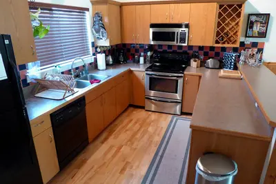 Image de Super vente d'août! Big Sky Centre Ville Hotbrub 3br / 3ba + Moose + Wifi, Payez 5, obtenez-en 7
