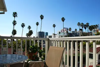 Image de Spacieuse et lumineuse 2-Bedroom Hollywood Retreat
