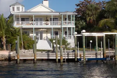 Image de «Nous aimons Key Largo» - 3 Story Oceanfront Home