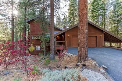 Image de 451 First Green Dr: 4 Br / 2. 5 Ba dans Incline Village, 12 personnes