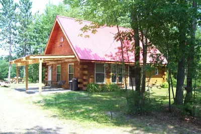 Image de Red Roof Cabin - Rustic Log Cabin In The Woods!