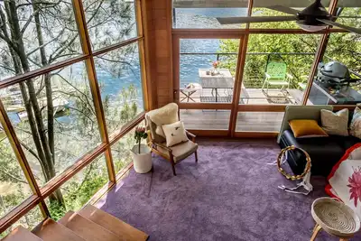 Image de Riverfront 'Treehouse' Escape (8 Dusthole Pt)