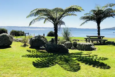 Image de Gemini Lodge Rotorua Lake Side Paradise