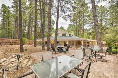 Image de Nouveau! Flagstaff Home w \/ Salle des médias et patio meublé
