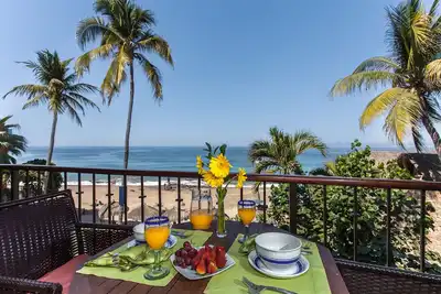 Condo 2 Br en bord de mer avec vue complète sur l'océan