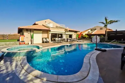 Image de Villa Riviera est la plus luxueuse des villas de la ville. Donc, si vous voulez le meilleur. . .