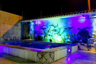 Image de Au centre Piscine chauffée Wi-fi wathapp 013992047919 (colis non carton)