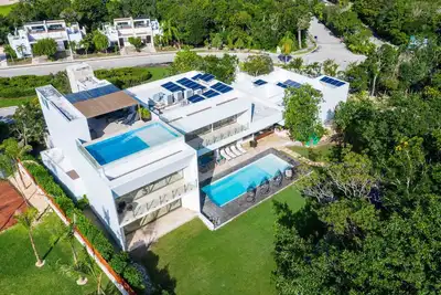 Image de Villa Maya-Votre Mansion Dans un parcours de golf Accross De La Mer des CaraĂŻbes