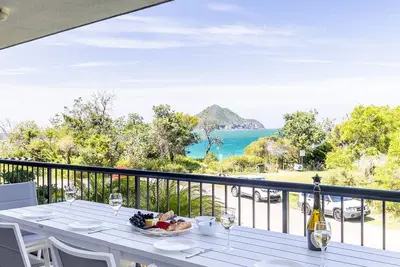 Image de 3 'Albacore', 12 Ondine Close - front de mer, piscine, ascenseur et vues
