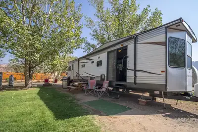 Outdoor Glamping : Large Rv Setup Ok52