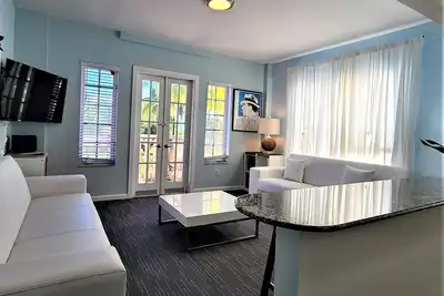 Image de Rare Ocean Drive View Conco Balcon