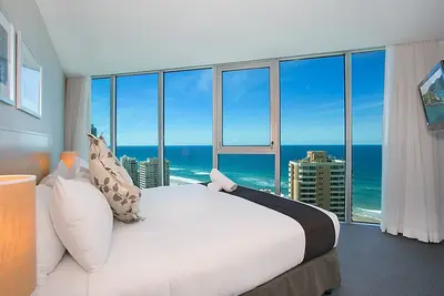 Image de Hébergement à l'hôtel à Surfers Paradise avec une vue imprenable