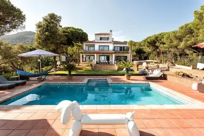 Image de Nouvelle Liste: Villa Costa Barcelona avec vue sur la mer!