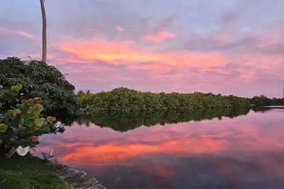 Image de Lakeside Beauty. . 2b / 2b. . Great Location. . Simply Heaven