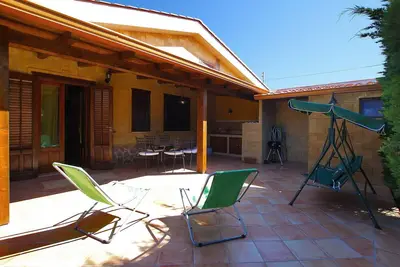 Image de 2 chambres, 2 salles de bains Villa, près de la mer, jardin, Ac, 10 minutes de Cefalu