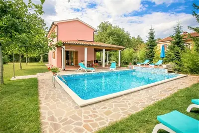Image de Agréable Villa Valmonida avec piscine, sauna, salle de gym et barbecue
