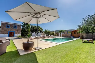 Image de Belle Maison De Campagne Avec Piscine À Barbecue À Seulement 5. 5 Km De La Plage La Plus Proche