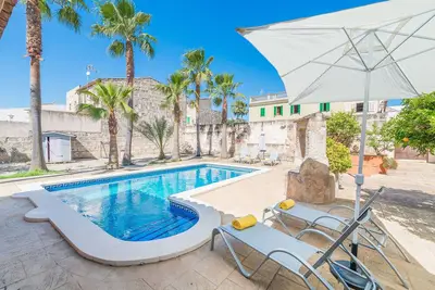 Sa Verdera Town house for 10 people in Maria de la Salut