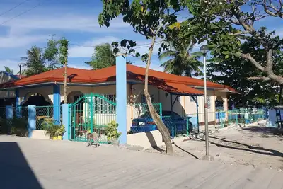 Image de Bungalow sur la plage pour les familles et les grands groupes jusqu'Ă 20 personnes