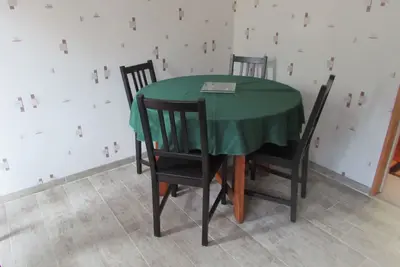 Image de studio à louer dans petite maison indépendante