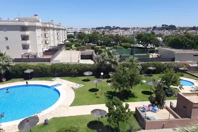 Image de Fantastic Attic terrasse 65 m Plage- Piscine-Paddle A \/ C Wifi