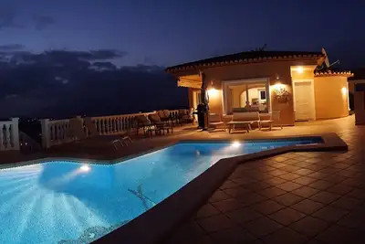 Image de Prix RÉDUIT! Villa privée, excellent rapport qualité \/ prix pour des vacances en famille, wifi gratuit