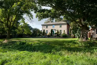 Image de The Firs - peut accueillir jusqu'à 15 personnes et constitue le refuge idéal à la campagne d'Orford!
