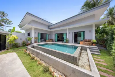 Villa 3 chambres avec piscine \"Baan Suaan Bua\" Premier refuge du sud de Samui.