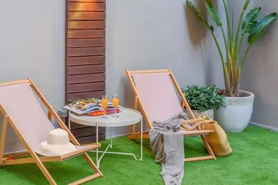 Image de Appartement confortable avec terrasse et parking gratuit
