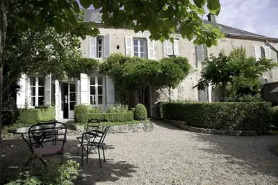 Image de Gites de Charme de l'Ancien Presbytère Larochemillay, France