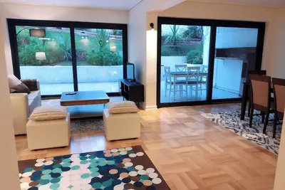 Image de Appartement avec jardin privé à El Golf, quartier le plus sûr et le plus luxueux.