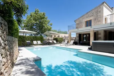 Image de Belle villa de 4 chambres dans la vieille ville de Pollença.