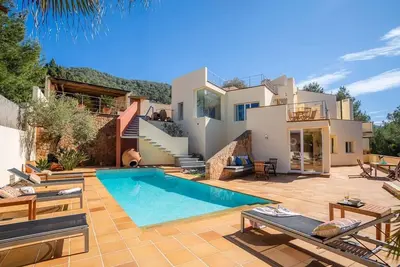 Image de Maison de campagne moderne avec piscine, vue sur la mer et à 3 km de la plage de cala Tarida