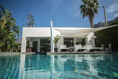 Image de Villa Corallo dans l'ouest de la Sicile, à 3 km de la mer, avec 2 chambres à coucher, piscine, peut accueillir
